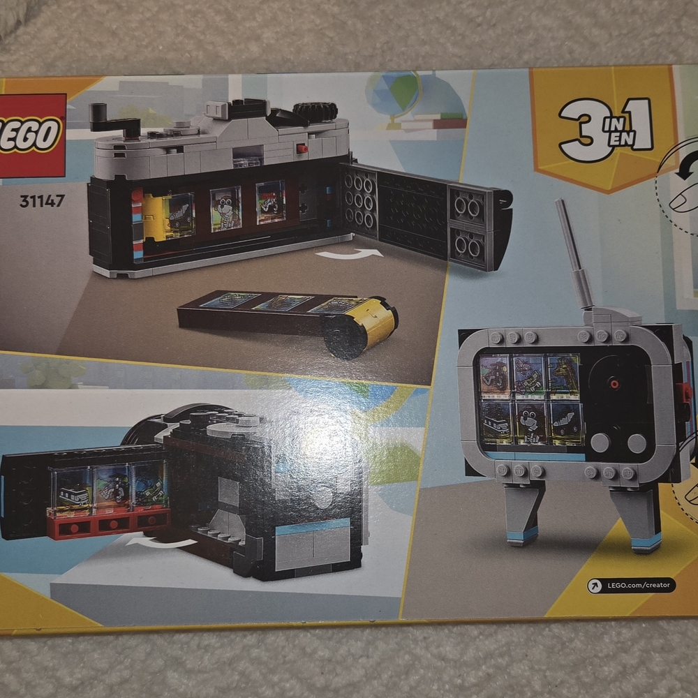 LEGO Creator 3 In 1 Retro Camera Set New In Box - Picture 2 of 2